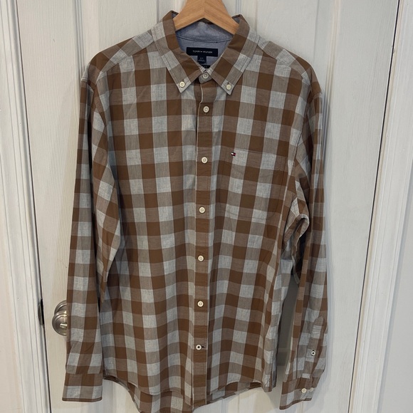 Tommy Hilfiger Men's Dress Shirt - Picture 1 of 1